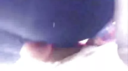 Tự làm bằng tay với một máy rung nhỏ phim sec linh nhat và sex.
