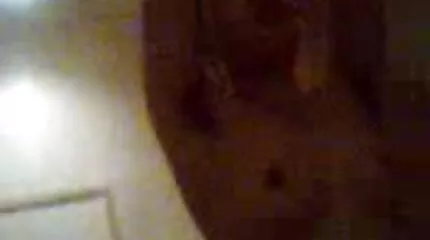 BDSM giải trí bằng dòng điện phim sec nhật và đồ chơi tình dục.