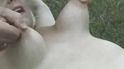 Busty bú Alura Jenson biết làm thế nào để đưa một người đàn phim sec nhat bản ông lên cực khoái.