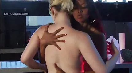 Gangbang hậu môn nóng phim sec nhat hay bỏng với một vài chú gà con.
