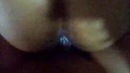 Một người Mỹ sẽ đụ một người châu Á phjm sec nhat gầy guộc trên giường và kiêm.