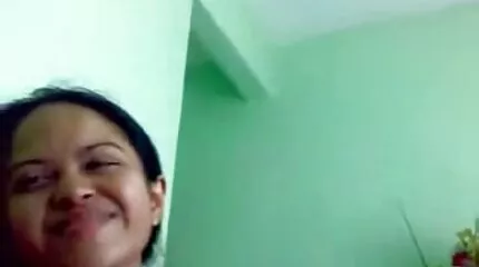 Búp bê trắng liếm sec nhat lỗ của Adriana Chechik sau khi xuyên thấu hai lần.