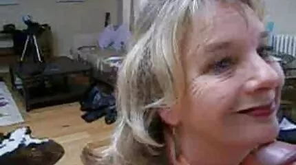 Busty dude quyến rũ một chàng phim sec hay nhat han quoc trai cho một fuck nóng.