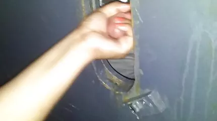 Chó pim sec nhat ban cái trưởng thành dâm dục với hai chàng trai.